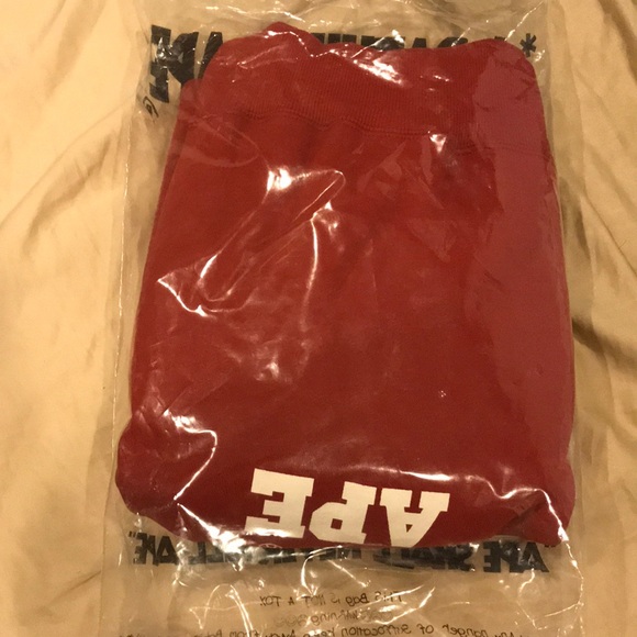 Bape x Champion red crewneck - Picture 2 of 2